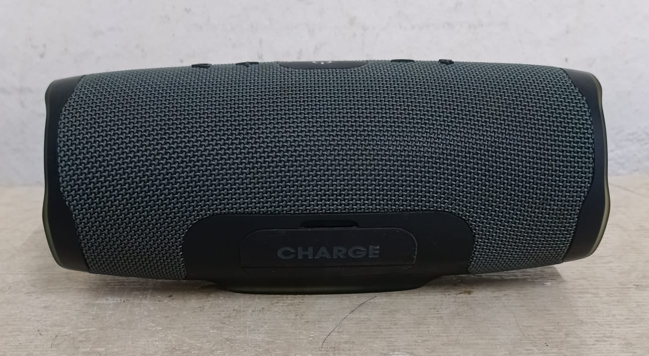 Bocina JBL essential 2, usado