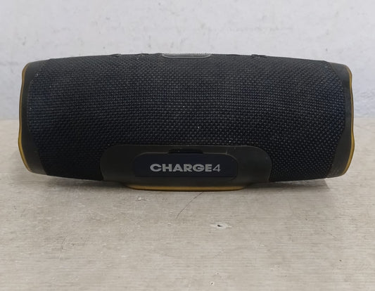 Bocina recargable JBL charge 4, usado