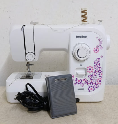 Maquina de coser BROTHER bx3000, en caja