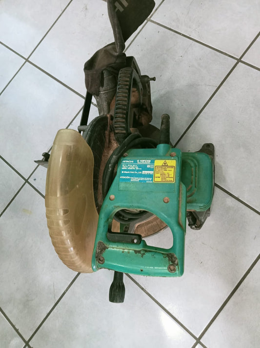 Sierra ingletadora eléctrica Hitachi C10FCH2-usada