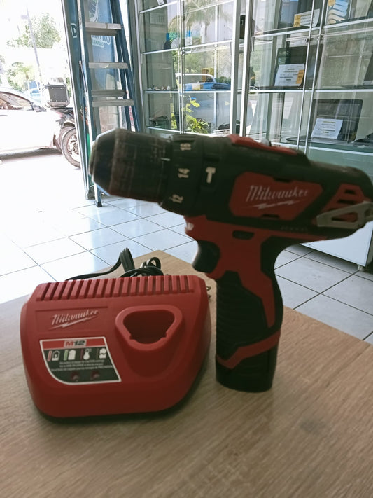 🔧 Milwaukee rotomartillo