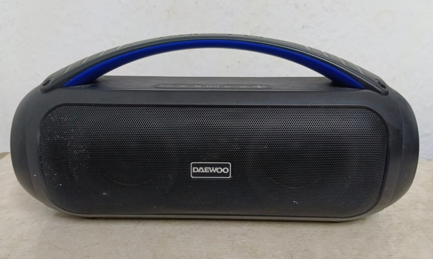 Bocina recargable DAEWOO boombox, usado