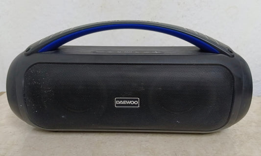 Bocina recargable DAEWOO boombox, usado