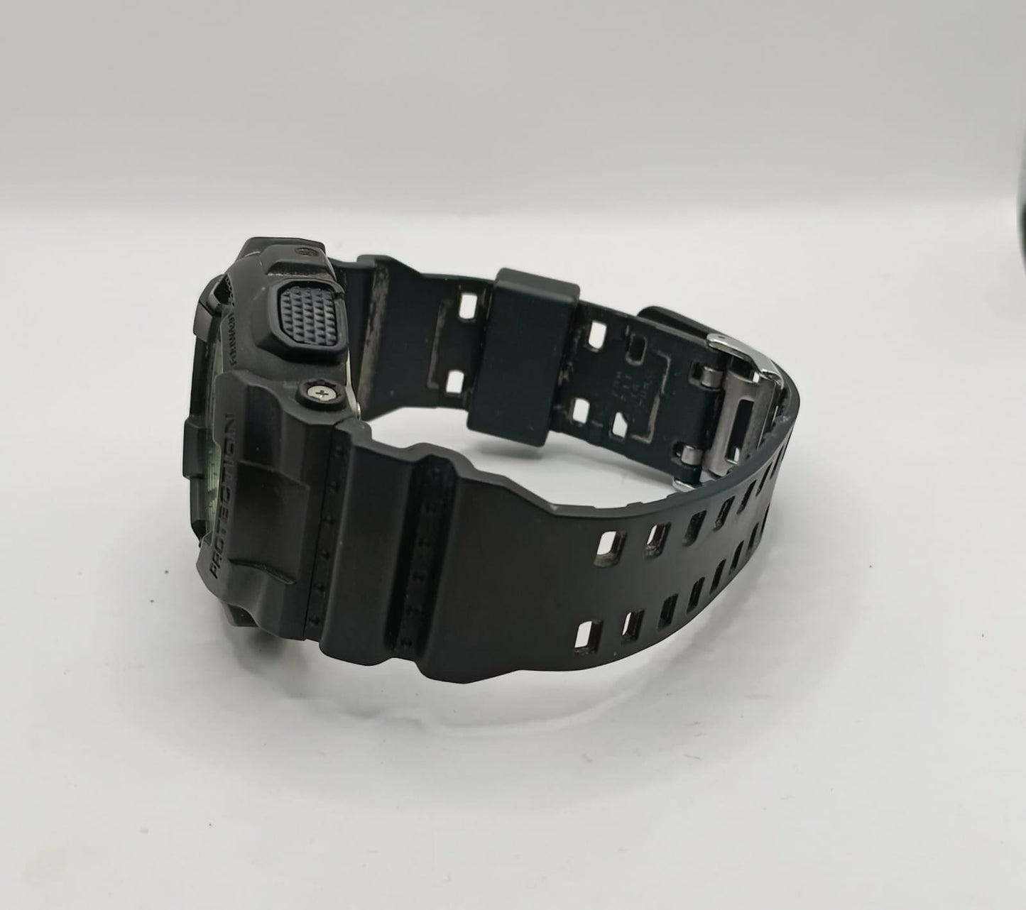 Reloj tipo Casio G-Shock 5146, usado