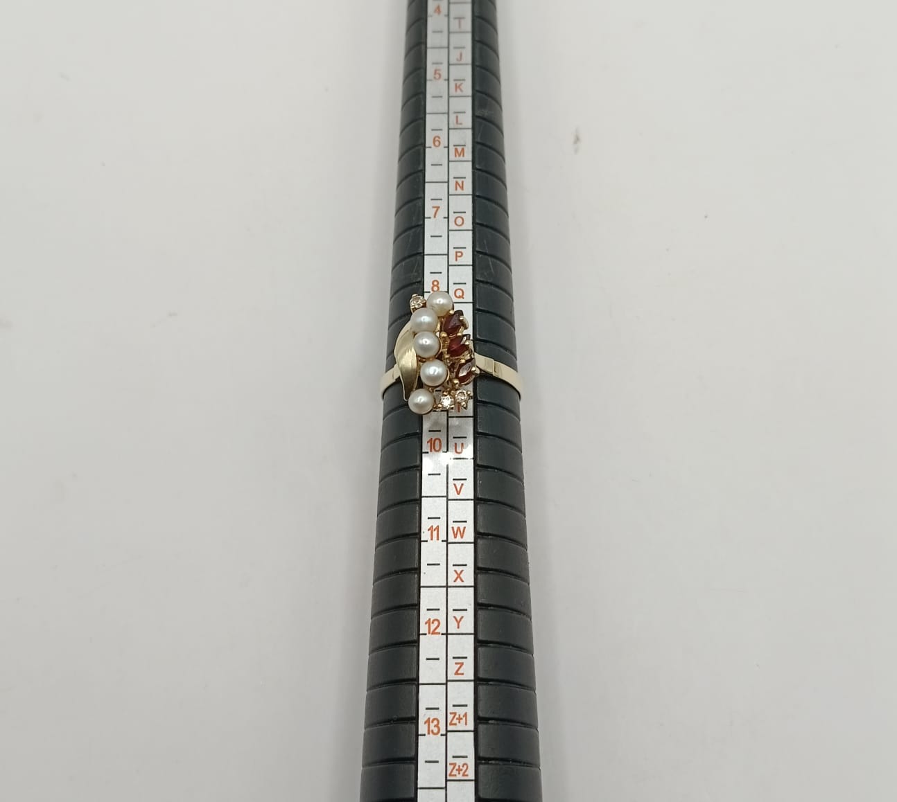 Anillo con perlas ORO 10k peso 3gr, usado