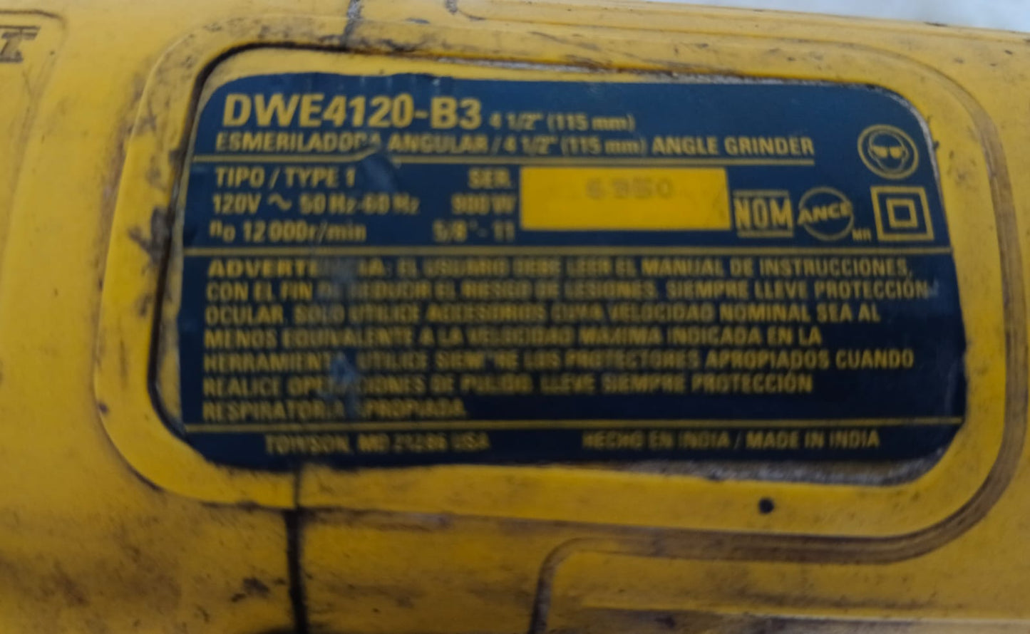 Mini Esmeril Dewalt sin disco, usado