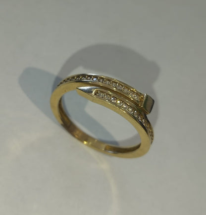 💎 ANILLO DE ORO 10K CON PIEDRAS INCRUSTADAS ✨