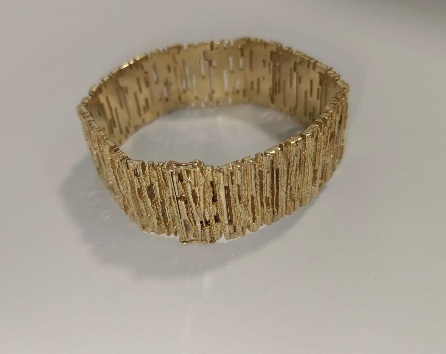 BRAZALETE DE ORO 14 K PESO 75.80GRS TEXTURIZADA 💛