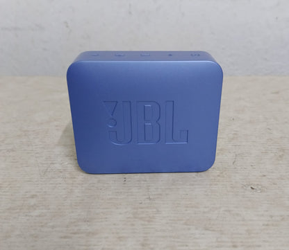 Bocina recargable JBL go esential, usado