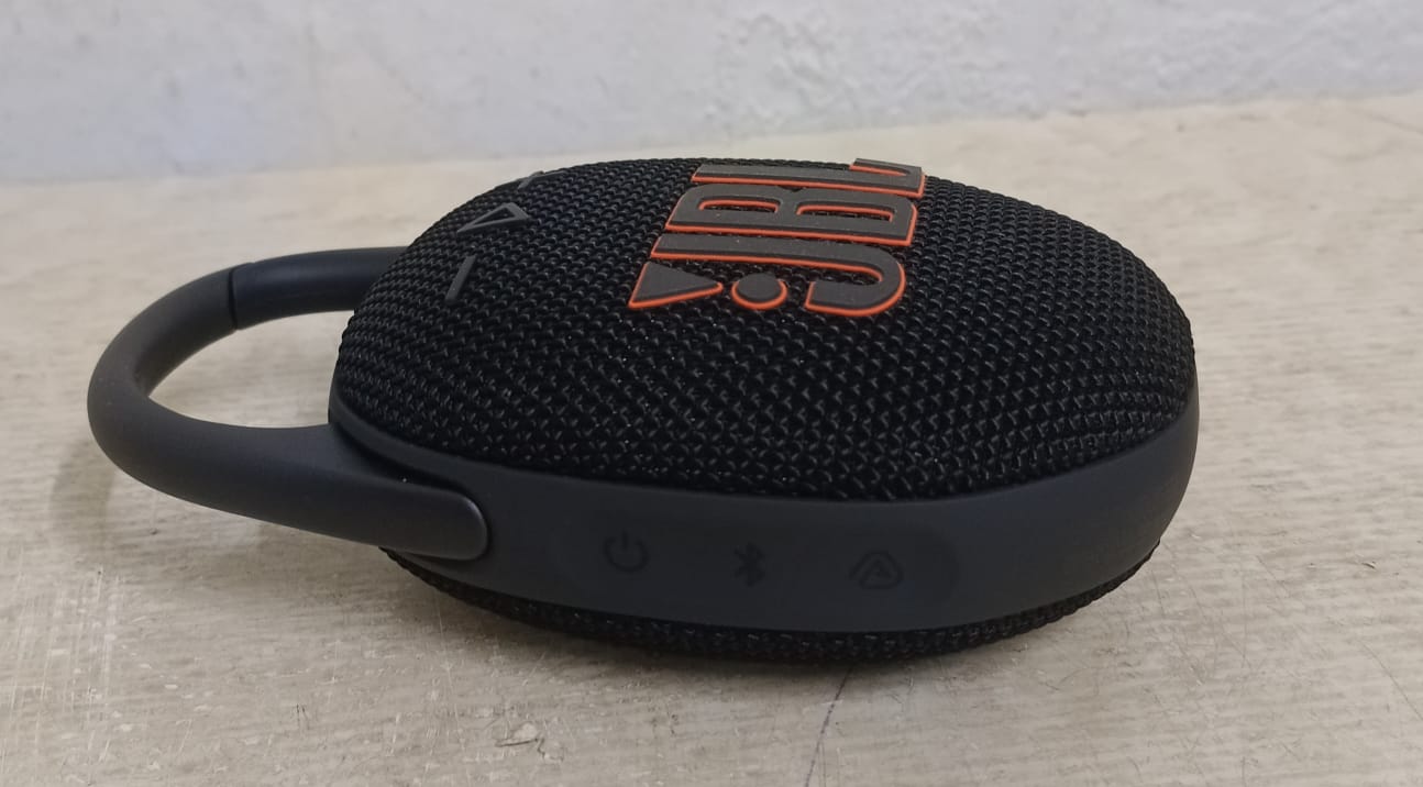 Bocina recargable JBL clip 5, usado
