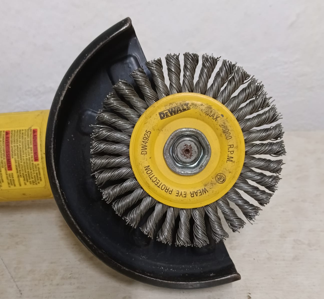 Esmeril DWALT dwe41114n,usado