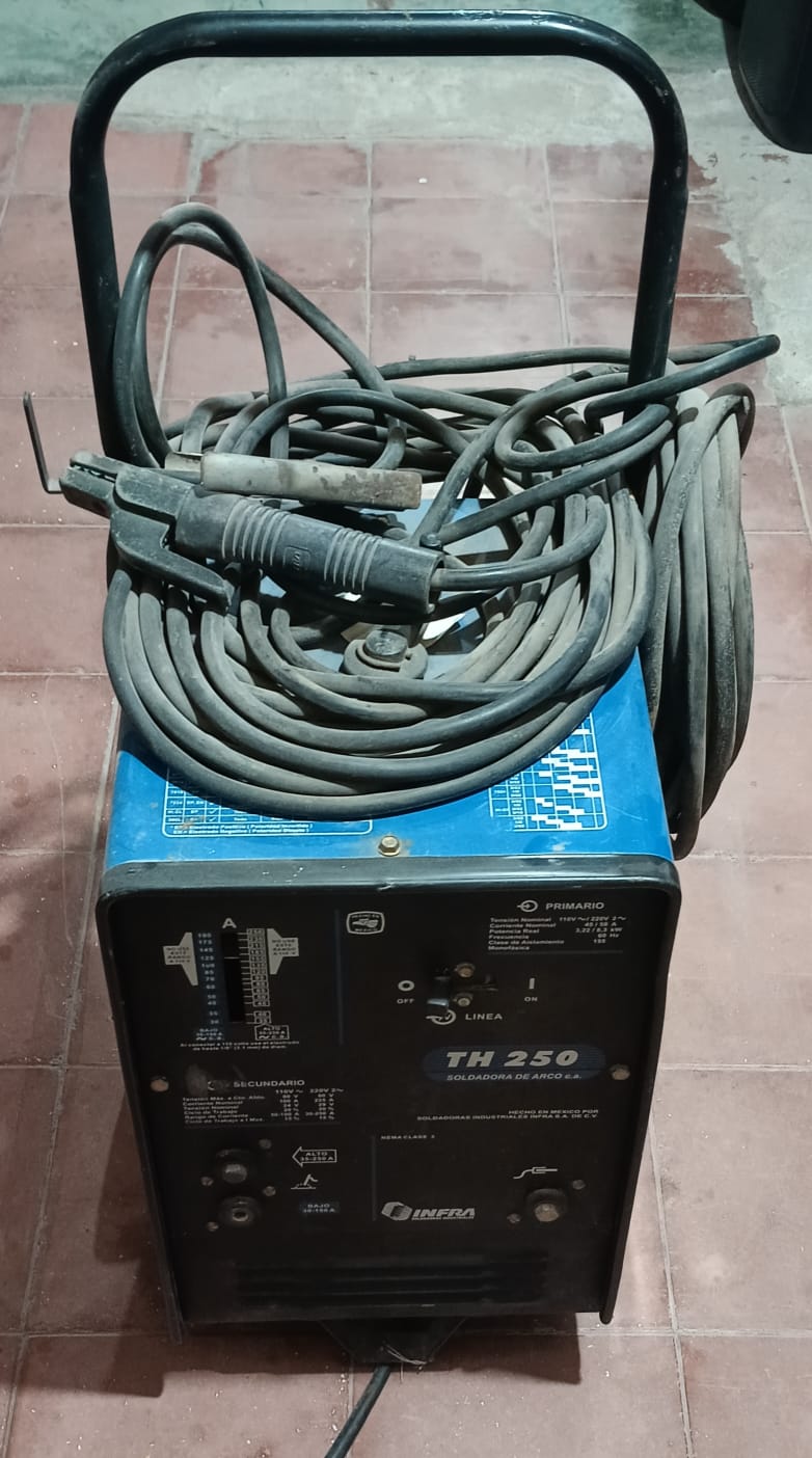 Soldadora inverter 110-220 IMFRA, usado