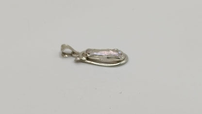 Dije tipo concha PLATA 925 peso 4.4gr, usado