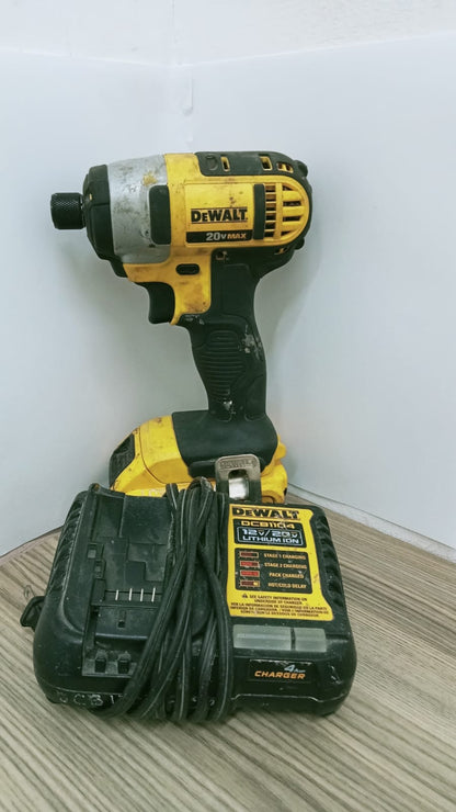 Desatornillador de impacto Dewalt dcf885