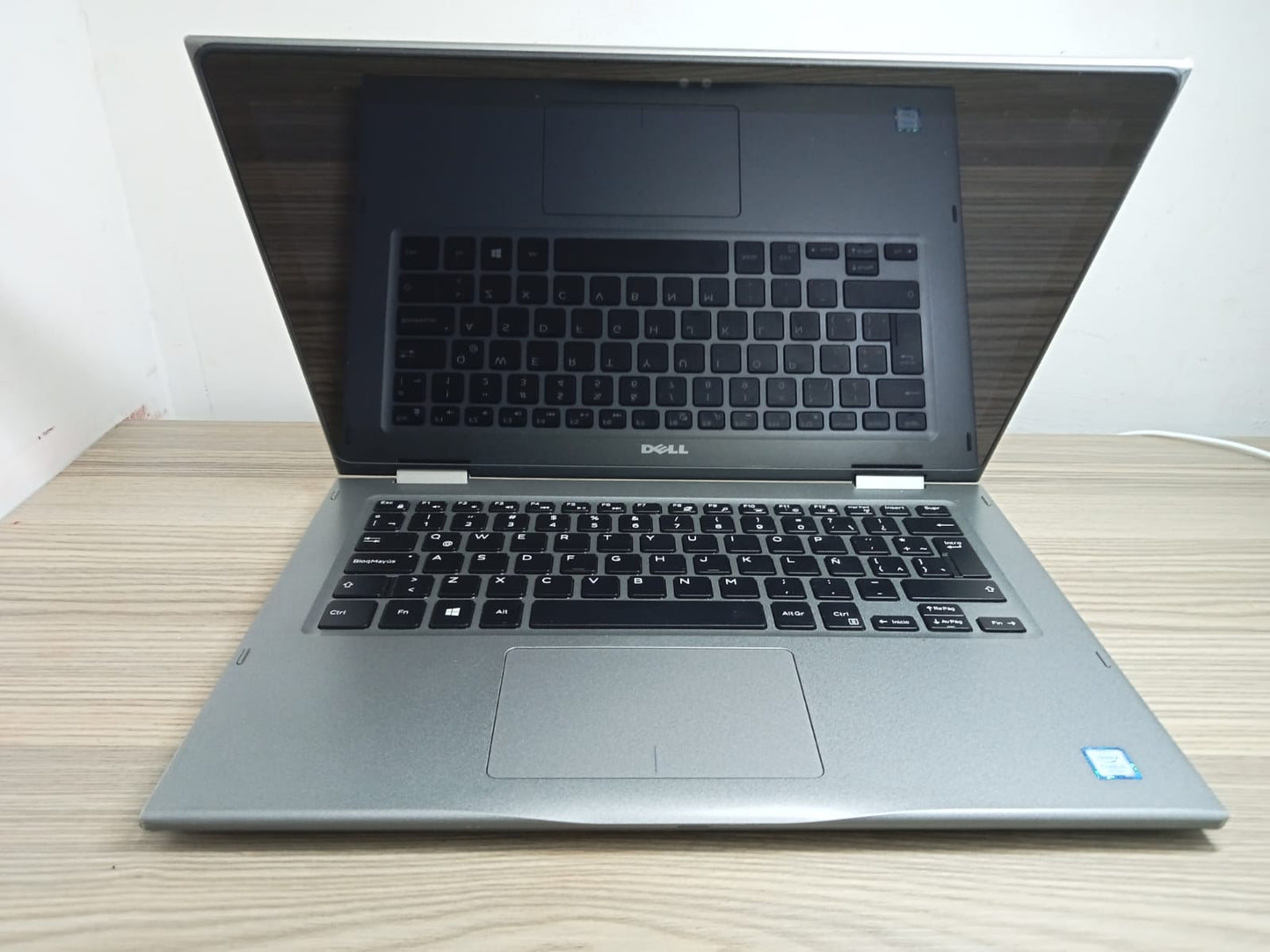 Laptop Dell! 256 gb ssd 6 ram con cargador