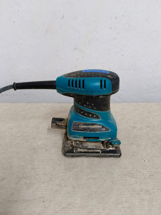 Lijadora de acabado MAKITA bo4556, usado