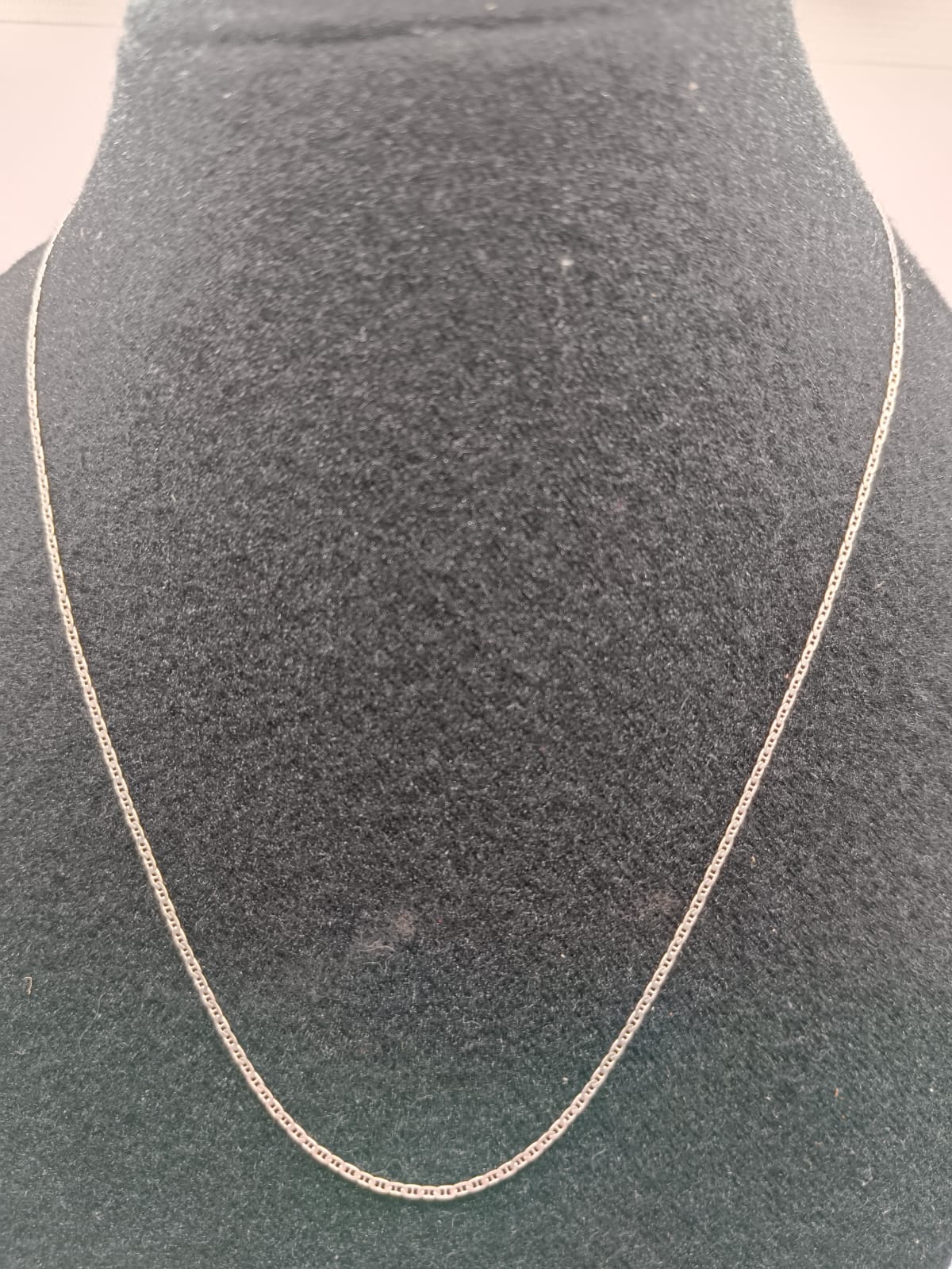 Collar eslabon gussi PLATA 925 peso 1.8gr 45cm, usado