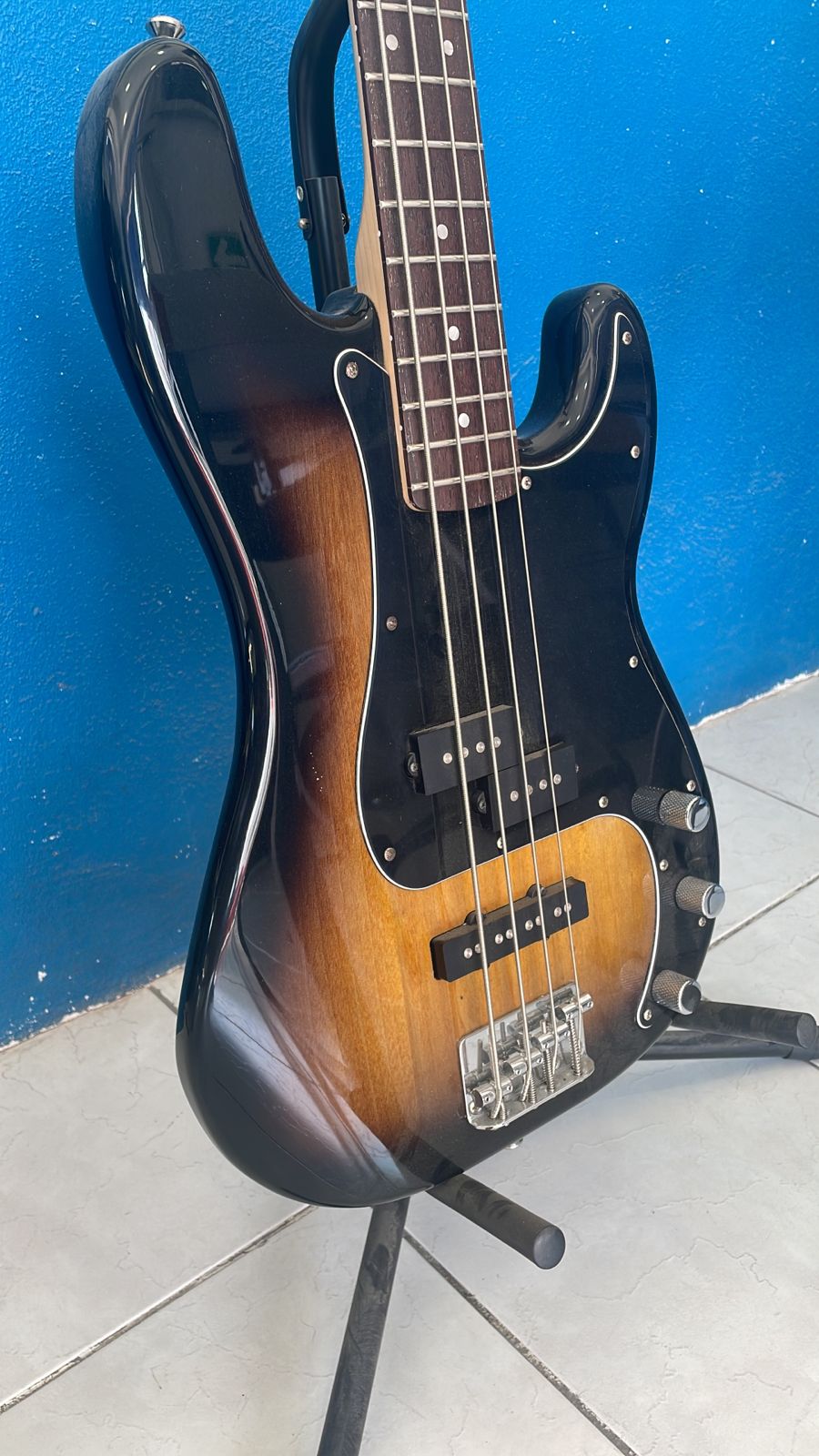 Bajo Fender Squier Precision Bass