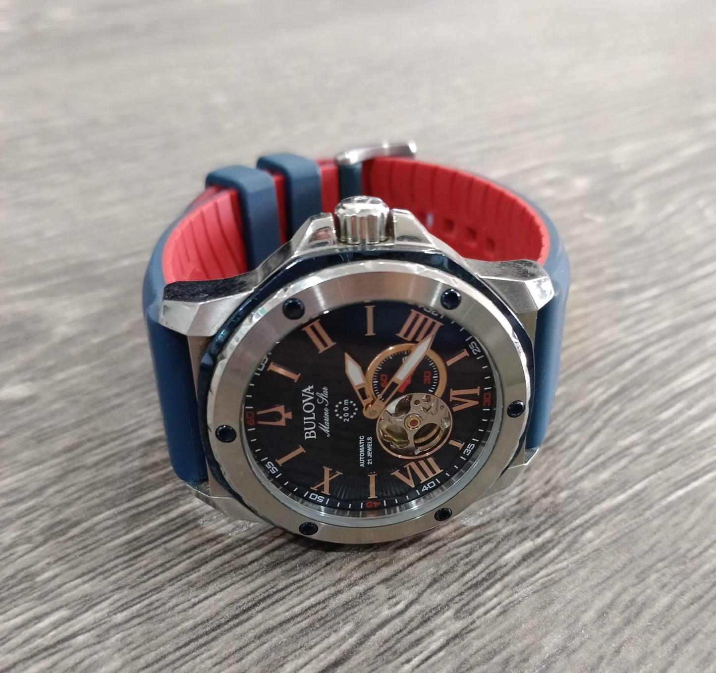Reloj tipo Bulova tipo pulsera, usado