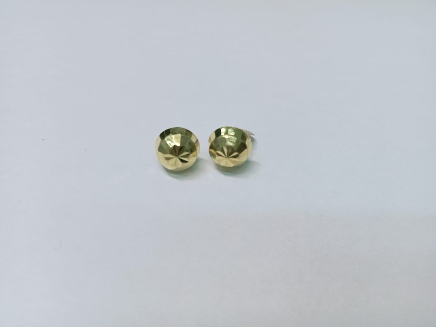 ✨ Aretes de Bolitas en Oro 10K – Clásicos, Elegantes y Versátiles ✨