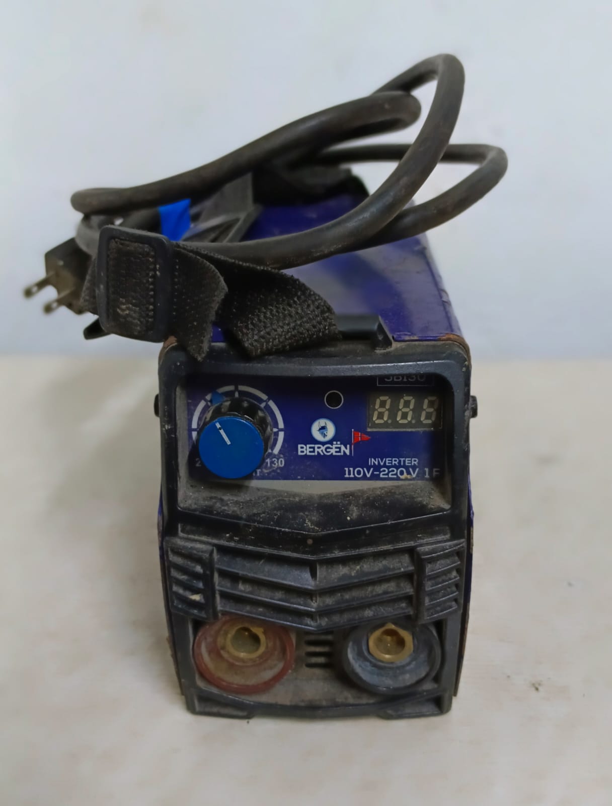 Soldadora inverter BERGEN sb-130 con cable, usado