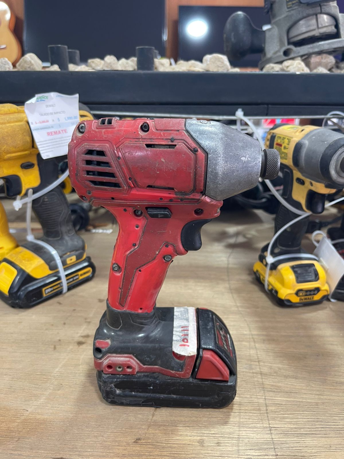 Taladro de Impacto Milwaukee 20V – Usado