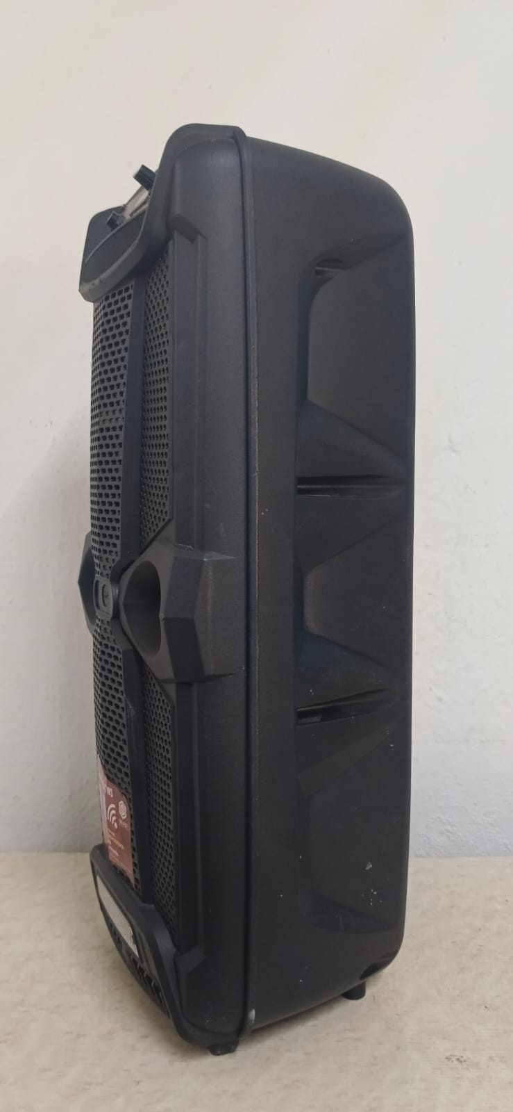 Bocina SELECT SOUND bt1708 con cargador, usado