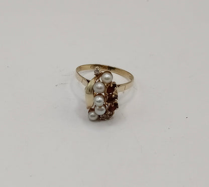 Anillo con perlas ORO 10k peso 3gr, usado