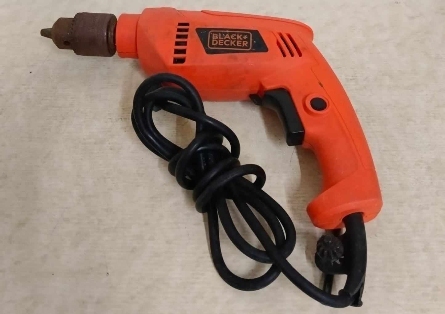 Taladro BLACK & DECKER hd555, usado
