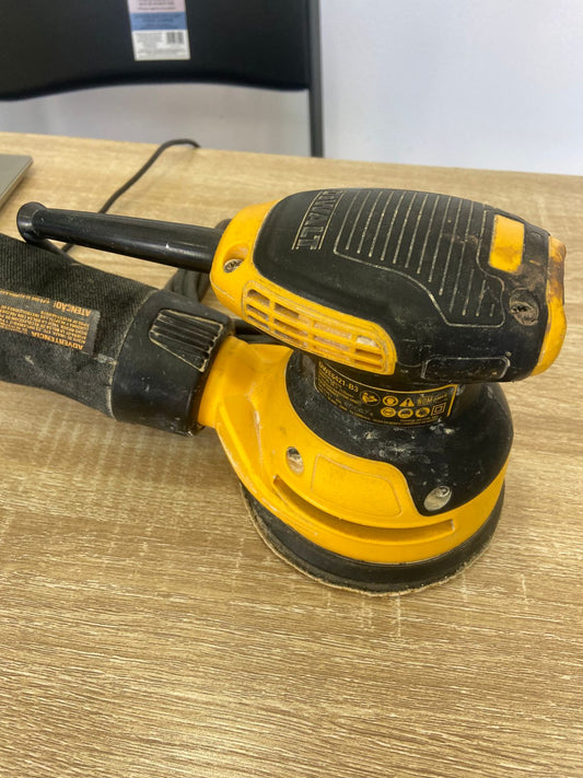 🛠️ Lijadora Orbital DEWALT – Seminueva 🛠️