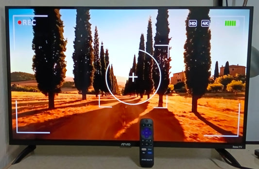 Smart tv 32 pulgadas ATVIO con control, usado