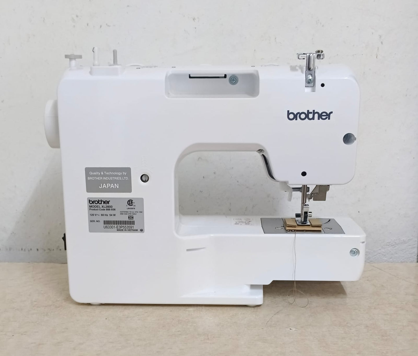 Maquina de coser BROTHER xl2800, usado