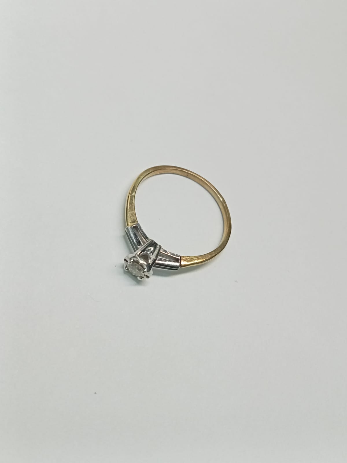 Anillo de Oro 10K Diseño Solitario / Compromiso – Talla 9