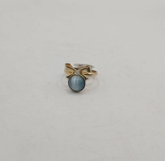 Anillo moño ojo de gato gris ORO 10k peso 1.8gr, usado