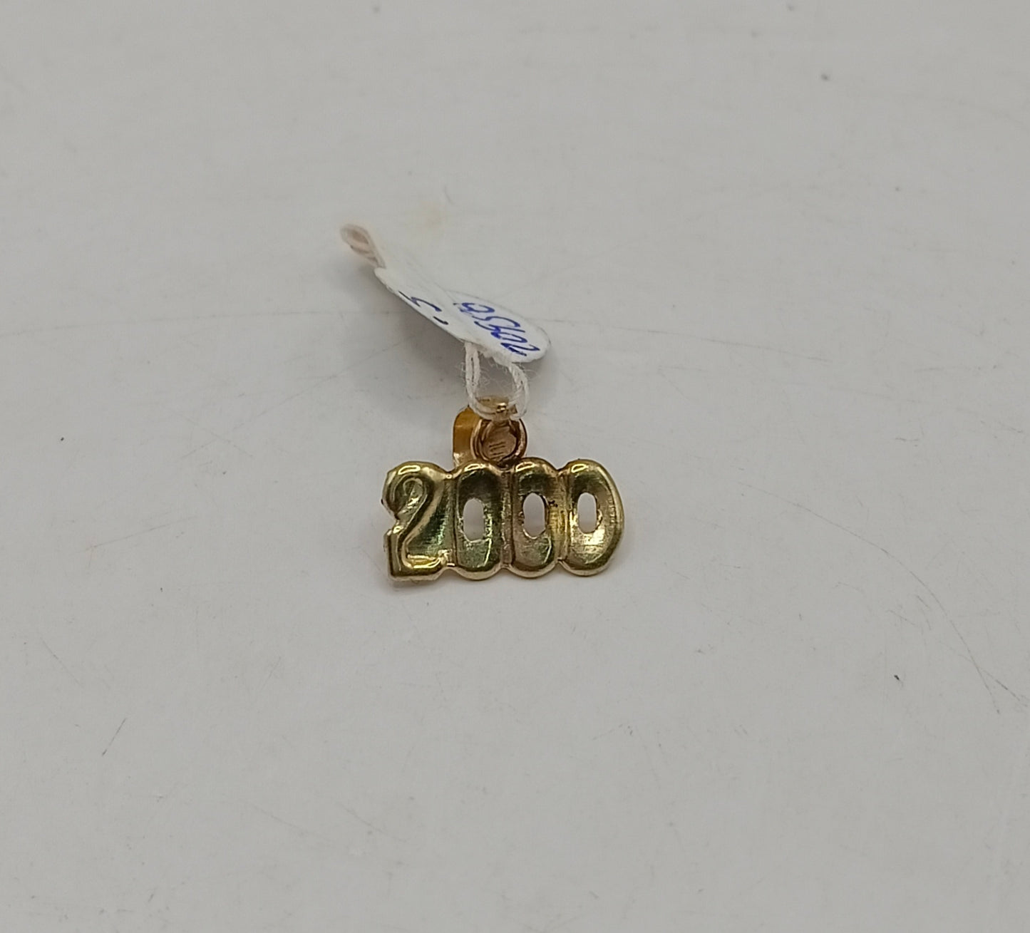 Dije #2000 ORO 10k peso .5gr, usado