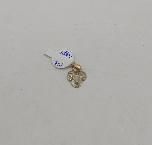 Cabeza de carnero ORO 10k peso .7gr, usado