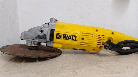 ESMERILADORA DEWALT