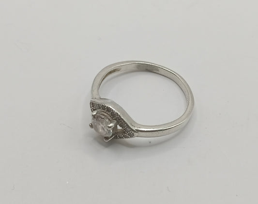 Solitario PLATA  peso 2.1gr, usado