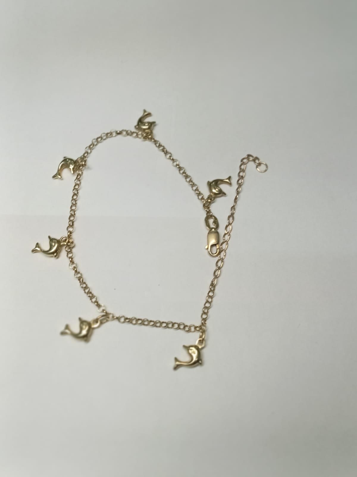 pulsera de oro con charms de delfin -10k