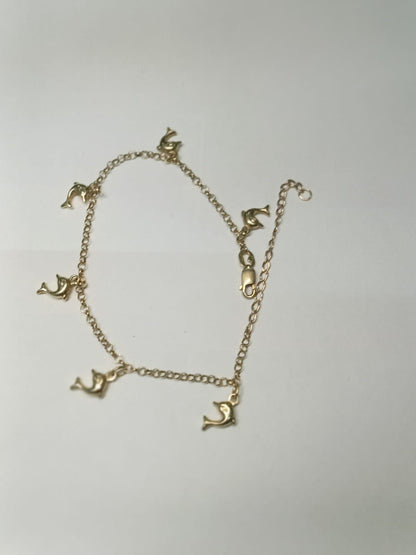 pulsera de oro con charms de delfin -10k