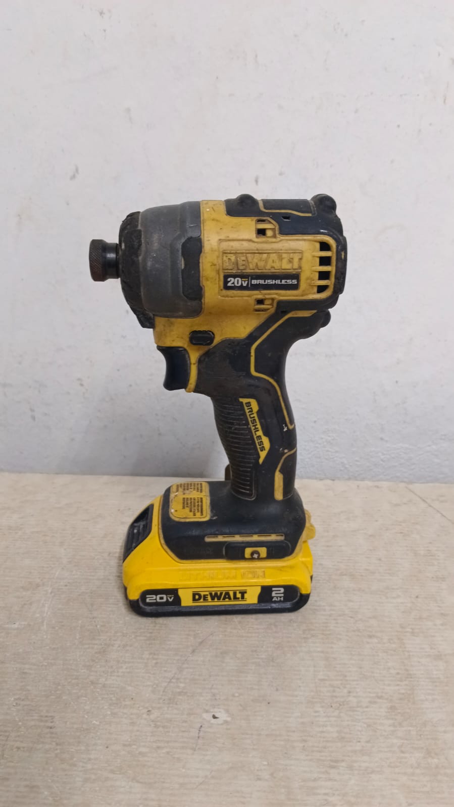 Atornillador inalambrico DEWALT dcd761