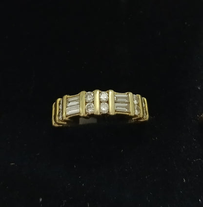 Anillo de ORO con piedras blancas 14k peso 5.2gr, usado