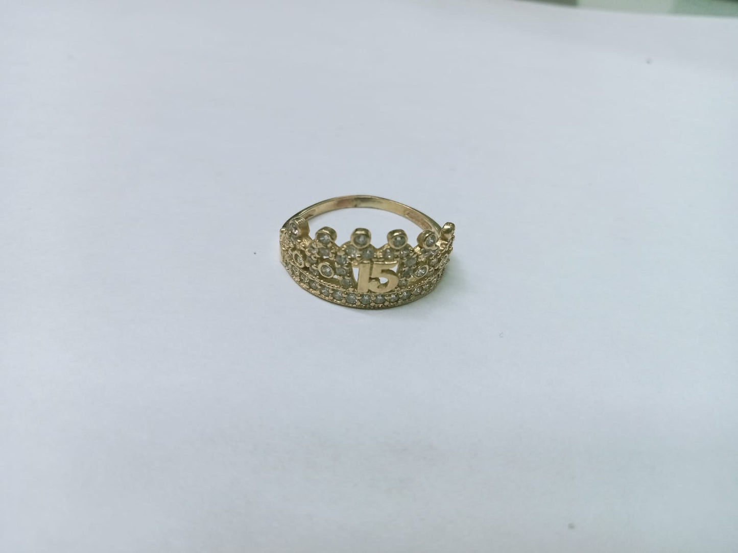 👑 Anillo de 15 Años con Diseño de Corona y Brillos 👑