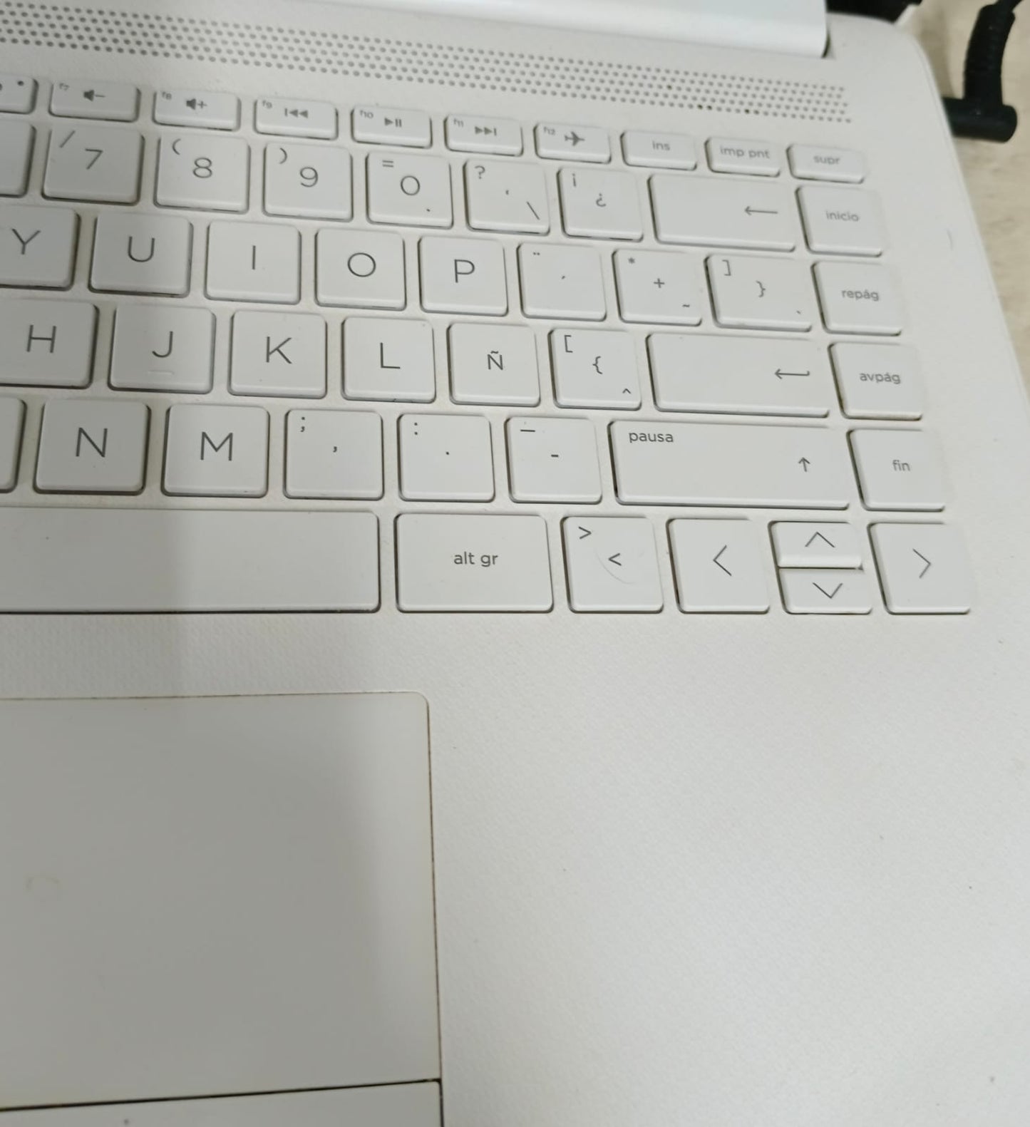 Laptop HP amd a4 57gb 4ram ssd con cargador, usado