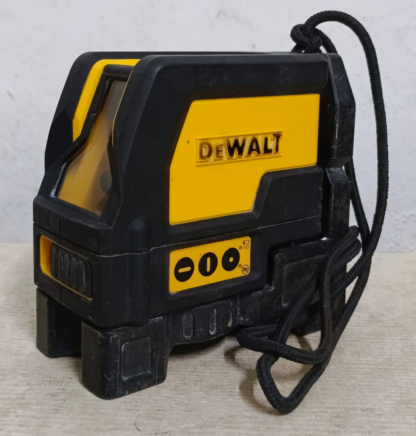Nivel Laser DEWALT DW0822 - USADO