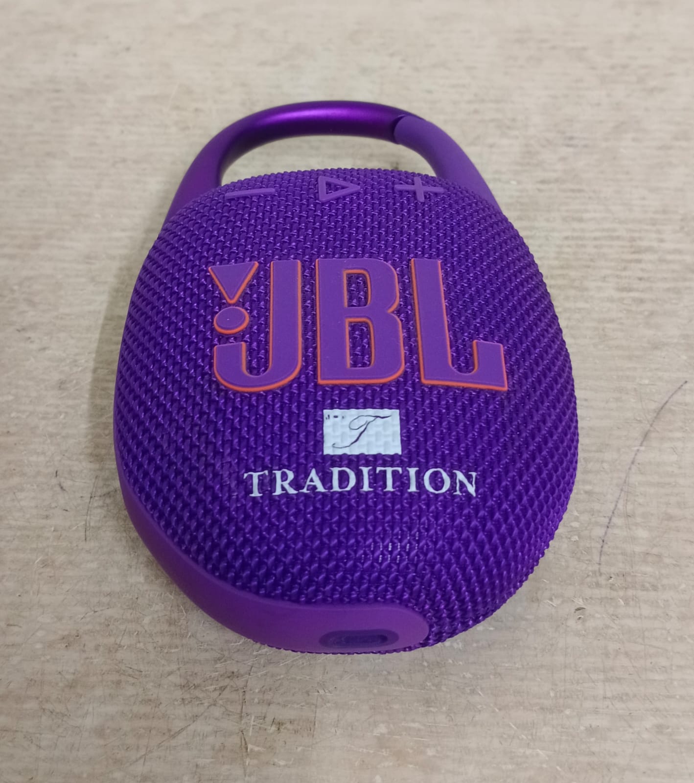 Bocina recargable JBL CLIP 5, usado