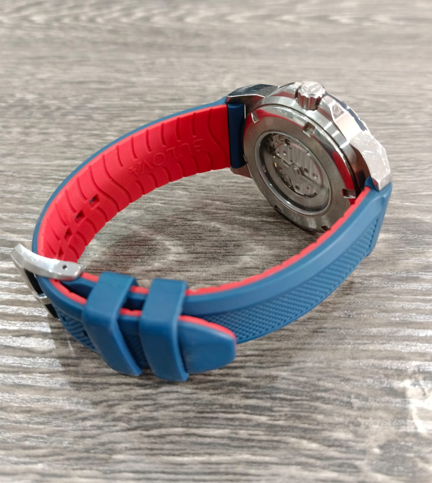 Reloj tipo Bulova tipo pulsera, usado
