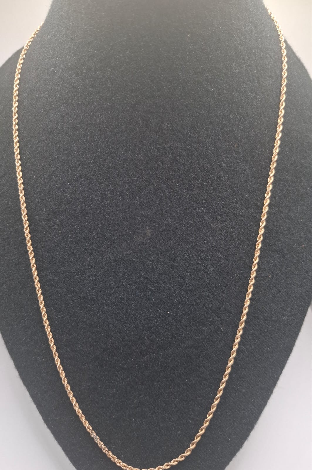 Collar torzal ORO 10k peso 2.9gr, usado