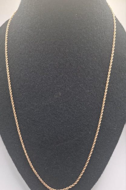Collar torzal ORO 10k peso 2.9gr, usado