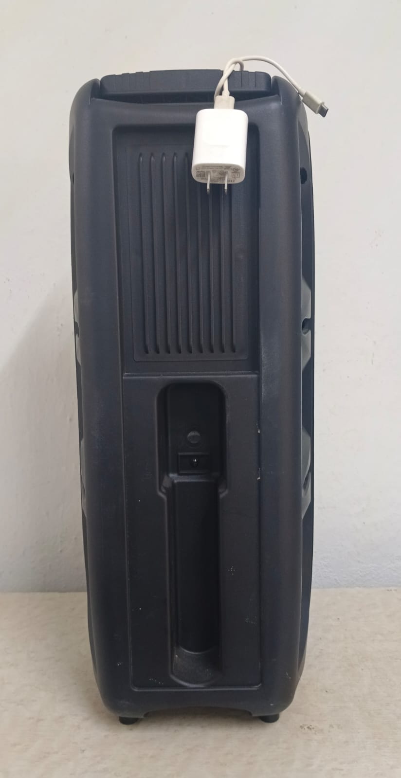 Bocina SELECT SOUND bt1708 con cargador, usado